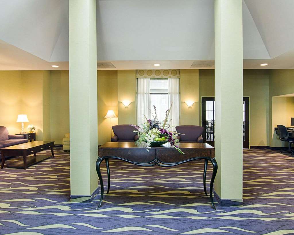 Отель Clarion Pointe Харрисонберг Интерьер фото