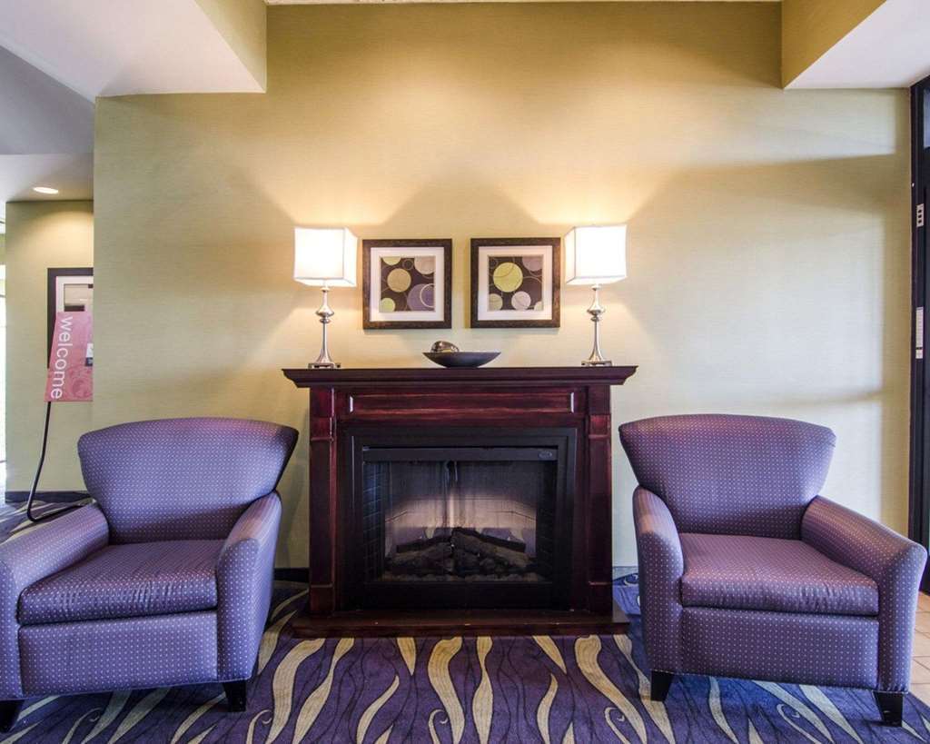 Отель Clarion Pointe Харрисонберг Интерьер фото