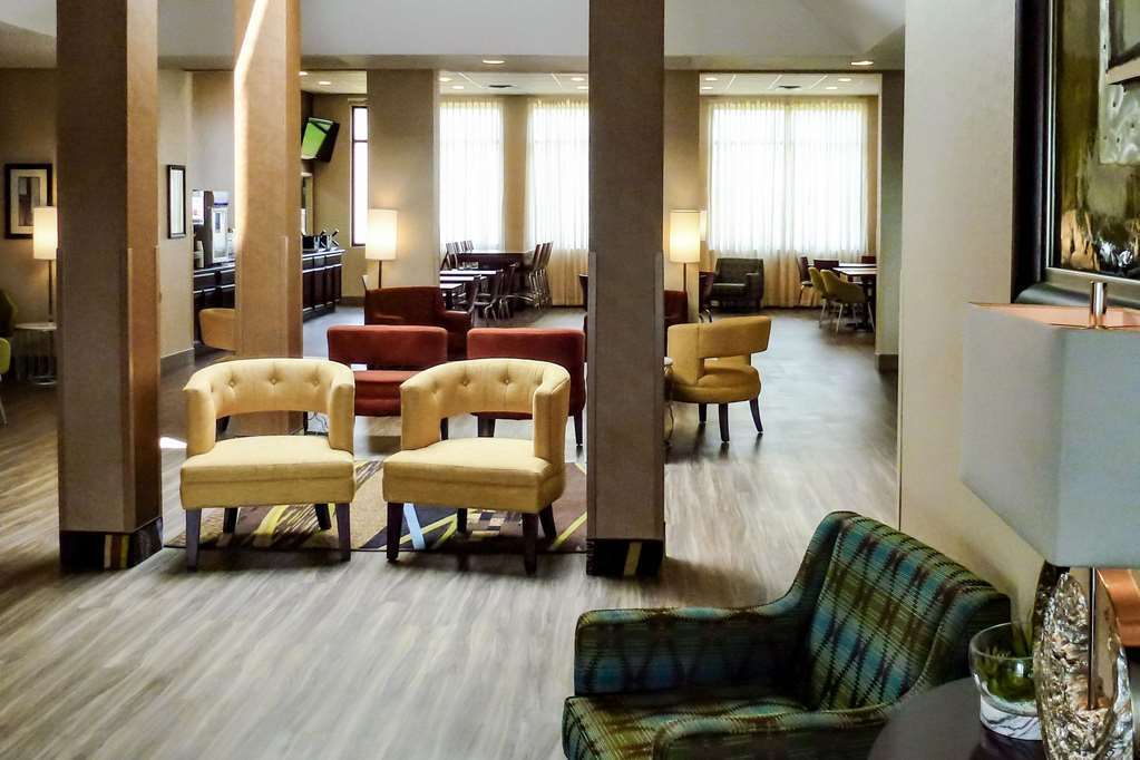 Отель Clarion Pointe Харрисонберг Интерьер фото